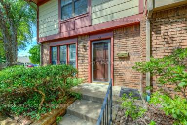 Main picture of 209 W 17th St