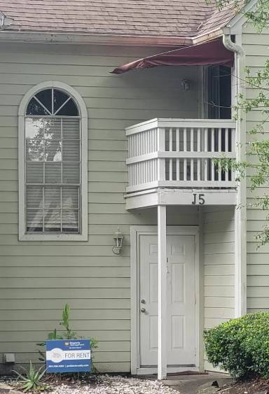 Main picture of 2300 Twelve Oaks Dr