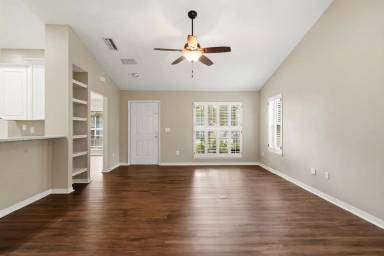 Main picture of 6831 SW 80th Dr