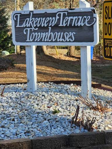 Main picture of 378 Oakhill Ln