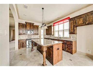 Main picture of 686 Cannon Dr