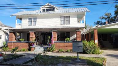 Main picture of 209 S 4th St
