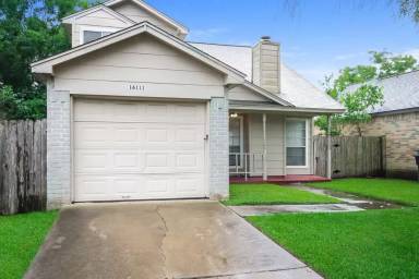 Main picture of 16111 Rosenridge Dr