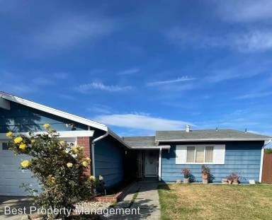 Main picture of 32505 Shiela Way