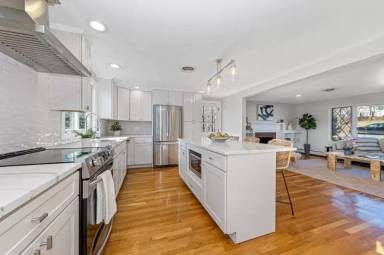 Main picture of 48 Ladd Hill Rd