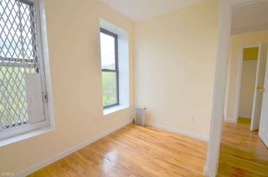 Main picture of 516 W 136th St