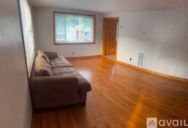 Main picture of 605 Hambley Blvd
