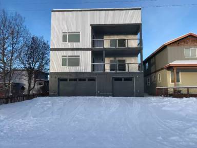 Main picture of 337 E 10th Ave