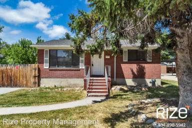 Main picture of 615 N American Beauty Dr