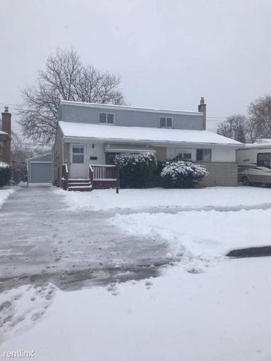 Main picture of 8170 Perrin Ave
