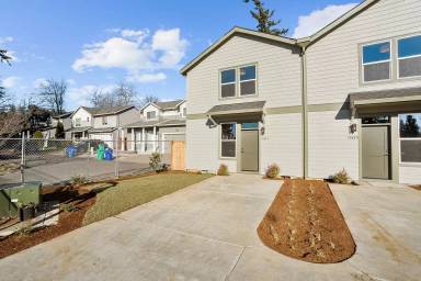 Main picture of 15841 SE Washington Ct