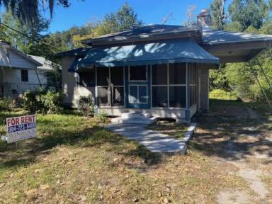 Main picture of 565 Chestnut Dr