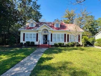 Main picture of 261 N Park Ave