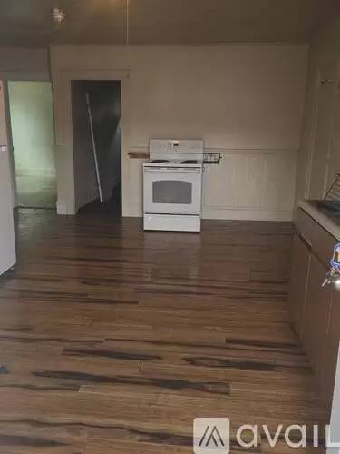 Main picture of 52 Falmouth St