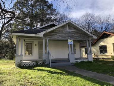 Main picture of 3204 Lee Ave