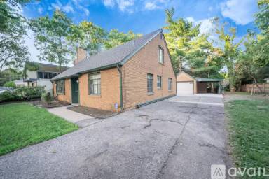 Main picture of 608 S Bluff Ave