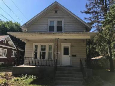 Main picture of 1645 10th Ave