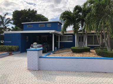 Main picture of 3001 NE 1st Ter