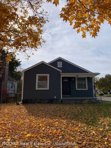 Main picture of 1499 E Whittier St
