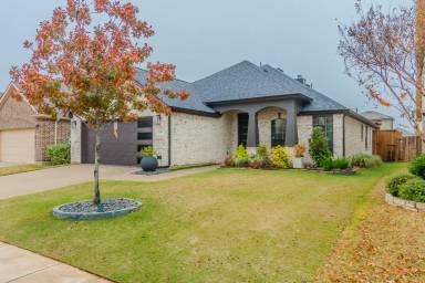 Main picture of 5116 Boardwalk Dr