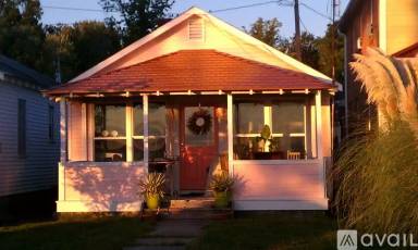 Main picture of 2002 Beach Ave