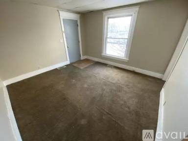 Main picture of 233 E Broadway St