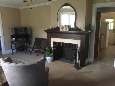 Main picture of 595 Park Ave W