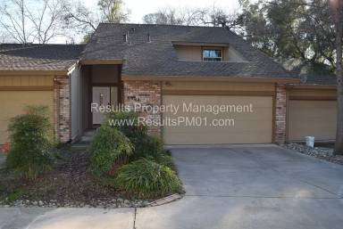 Main picture of 6494 Crosswoods Cir