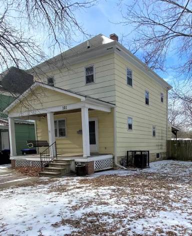 Main picture of 105 SW Buchanan St