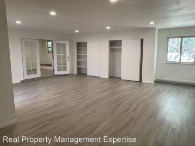 Main picture of 12232 Woodland Ave NE