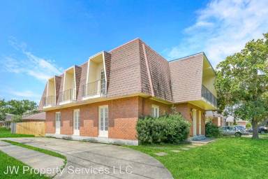Main picture of 300 Lilac St