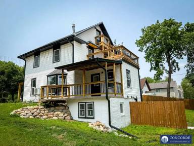 Main picture of 3210 S 48th St