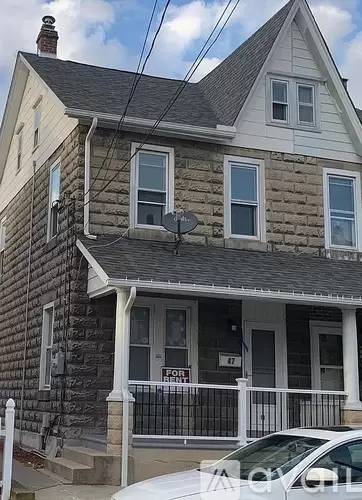 Main picture of 47 W 17th St