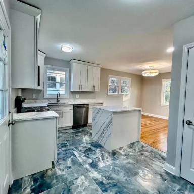 Main picture of 4100 Roanoke Rd