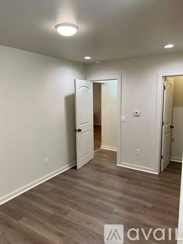 Main picture of 50 Waldo St