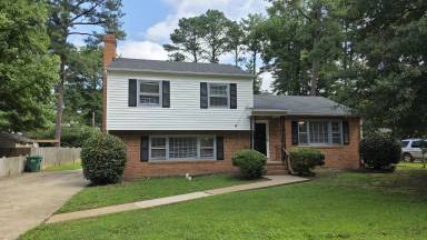 Main picture of 9004 Derbyshire Rd