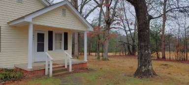 Main picture of 422 Manning Ave