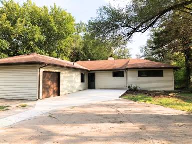 Main picture of 11005 E Bellaire St