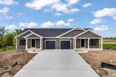 Main picture of W219N16231 Primrose Ct