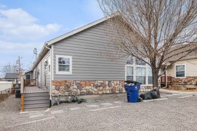 Main picture of 6665 Knox Ct