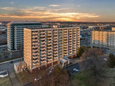 Main picture of Capitol Towers