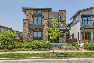 Main picture of 61 Oneida Ct