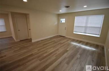 Main picture of 1212 N College St