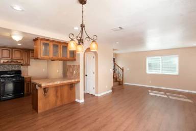 Main picture of 1927 Carmenita Ct