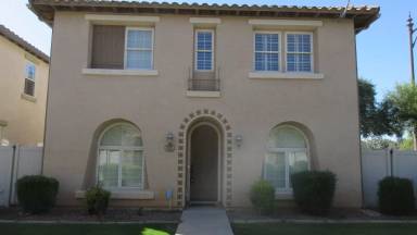 Main picture of 825 S Henry Ln