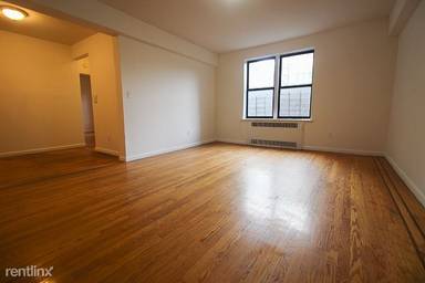 Main picture of 1 W 182nd St