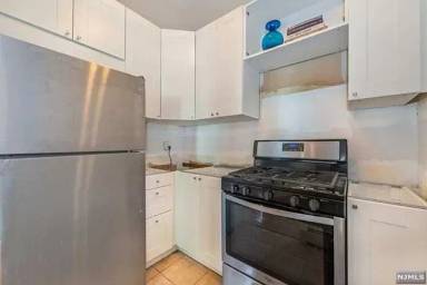 Main picture of 491 S Clinton St
