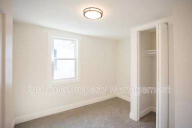 Main picture of 227 Center St