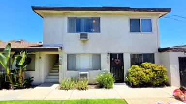 Main picture of 1086 Springfield St