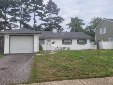 Main picture of 25 Sherwood Ln